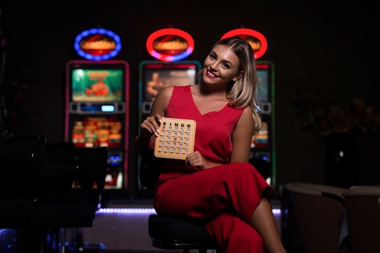 toz88 platform showing live blackjack table, sportsbook, and slot games side by side
